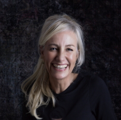 katje , galerie de drye coninghen profiel fotografie , zakelijke fotografie , branding