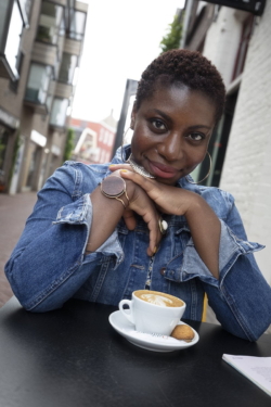 Maame Joses , liefdesspiegel , Branding fotografie , margo de wijk , portretfotografie , zakelijke fotografie , profiel foto